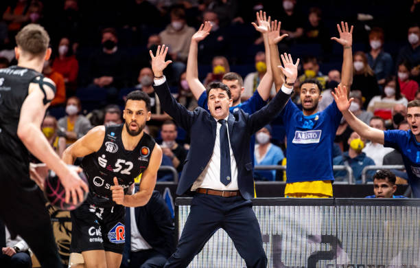 转会谈判必 转会谈判必